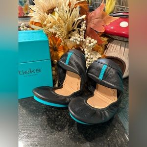 TIEKS MATTE BLACK BRAND NEW IN BOX